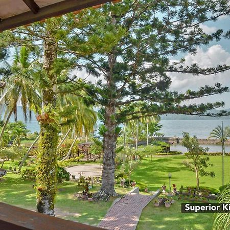Silintong Hotel Ambarita Εξωτερικό φωτογραφία