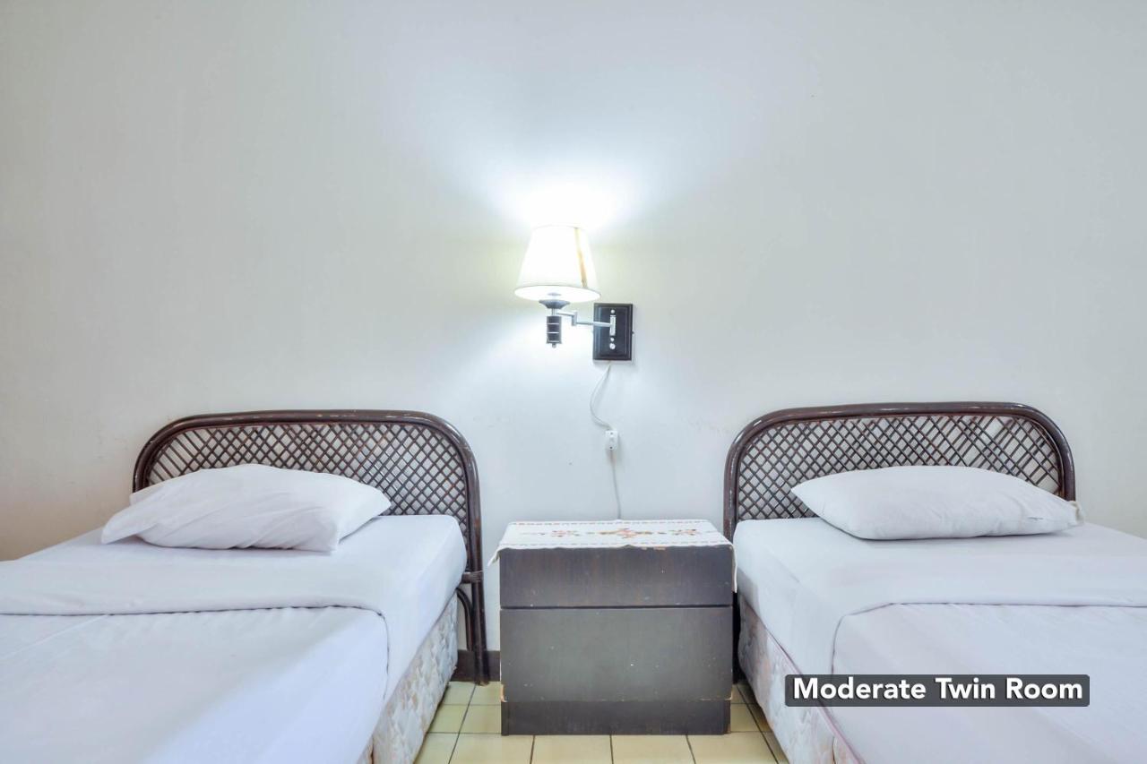 Silintong Hotel Ambarita Εξωτερικό φωτογραφία