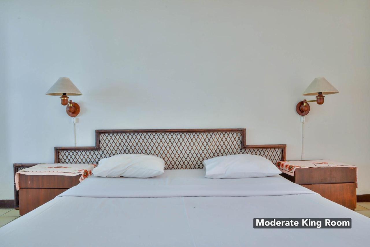 Silintong Hotel Ambarita Εξωτερικό φωτογραφία