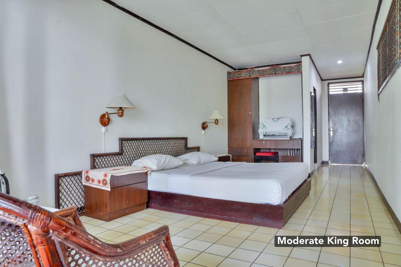 Silintong Hotel Ambarita Εξωτερικό φωτογραφία
