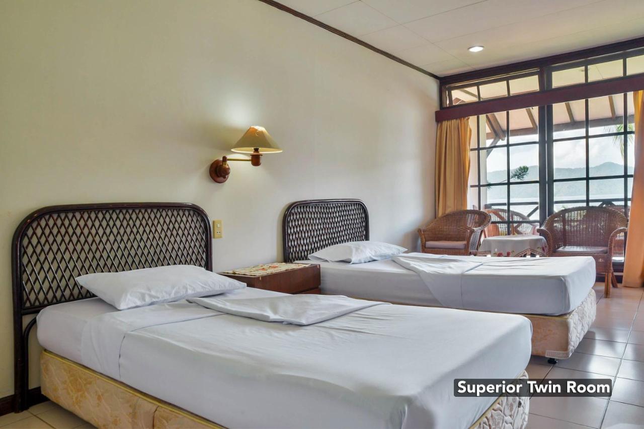 Silintong Hotel Ambarita Εξωτερικό φωτογραφία