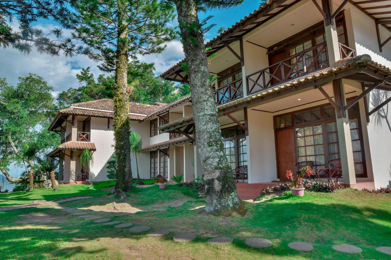 Silintong Hotel Ambarita Εξωτερικό φωτογραφία